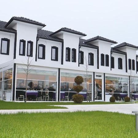 גוסטיבר Hotel Vila Zana מראה חיצוני תמונה