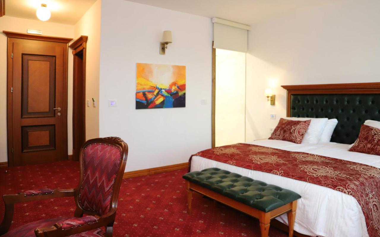 גוסטיבר Hotel Vila Zana מראה חיצוני תמונה
